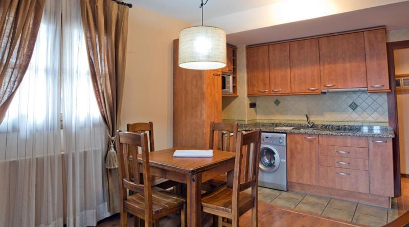 Apartamentos Casa Lavedan Tramacastilla de Tena Room photo